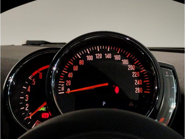MINI クーパーD クラブマン アクティブクルーズコントロール 衝突軽減ブレーキ/車線逸脱防止 純正17インチアルミホイール LEDヘッドライト ドライビングモード バックカメラ 前後障害物センサー コンフォートアクセス ETC(31枚目)