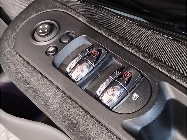 MINI クーパーD クラブマン アクティブクルーズコントロール 衝突軽減ブレーキ/車線逸脱防止 純正17インチアルミホイール LEDヘッドライト ドライビングモード バックカメラ 前後障害物センサー コンフォートアクセス ETC(56枚目)