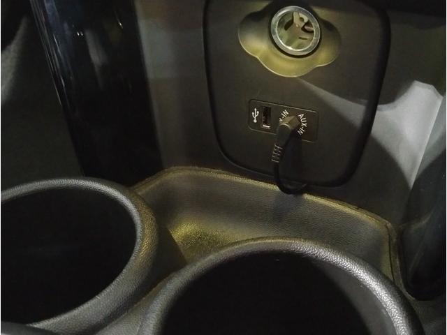 内装にコーティング施工も可能です。レザーはもちろんパブリックでも大丈夫です！繊維一本一本にコーティング溶剤が染み込み、シートを傷や汚れから保護します。詳しくはセールスコンサルタントへお申し付けください