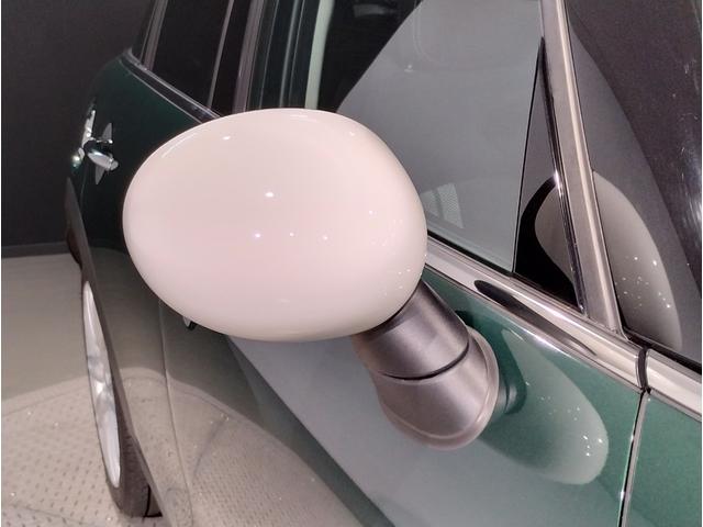 ＭＩＮＩの魅力のひとつは、豊富に用意されたボディカラーです。色々なカラー設定が御座いますので、明るめ、暗め、暖色系、寒色系など大まかな好みのお色から探していくとよいかもしれません。