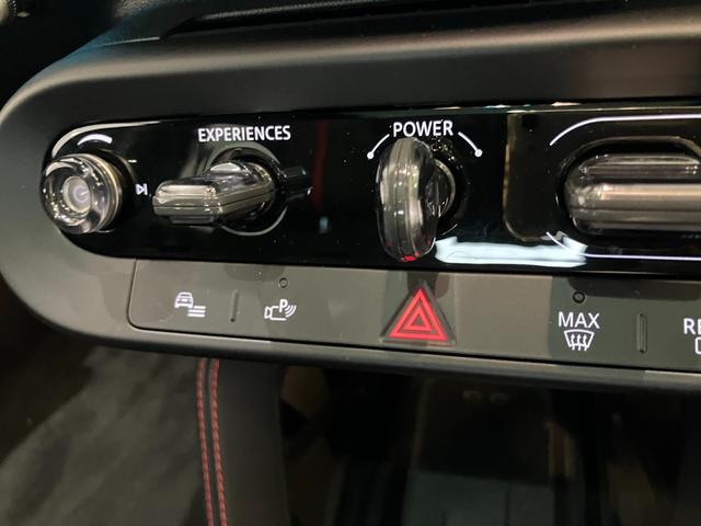 MINI JCW エースマンE ジョンクーパーワークス・トリム 弊社デモカー ドライビングアシスト アダプティブLEDライト 純正20AW シートヒーター ステアリングヒーター 全方位 ヘッドアップディスプレイ Apple Carplay Android Auto(19枚目)