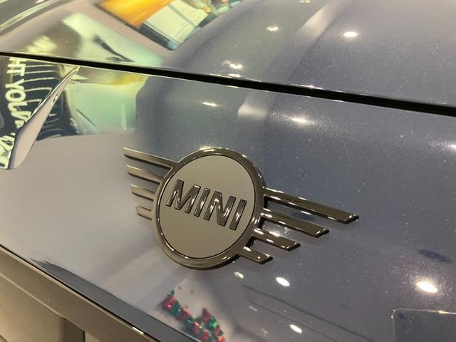 MINI JCW エースマンE ジョンクーパーワークス・トリム 弊社デモカー ドライビングアシスト アダプティブLEDライト 純正20AW シートヒーター ステアリングヒーター 全方位 ヘッドアップディスプレイ Apple Carplay Android Auto(74枚目)