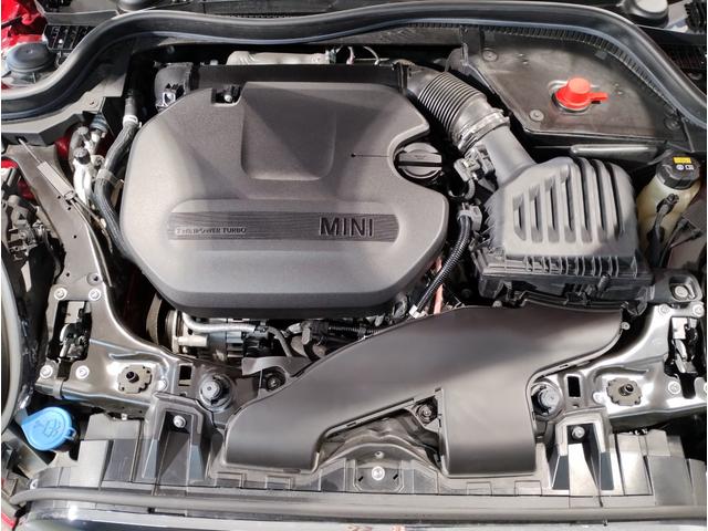 ＭＩＮＩ クーパーＤ　チリレッド　ホワイトルーフ　ペッパーＰＫＧ　デジタルメーター　ヘッドアップディスプレイ　アンビエントライト　ドライビングアシスト　ＨＤＤナビ　リヤビューカメラ　コンフォートアクセス　前後障害物センサー（16枚目）