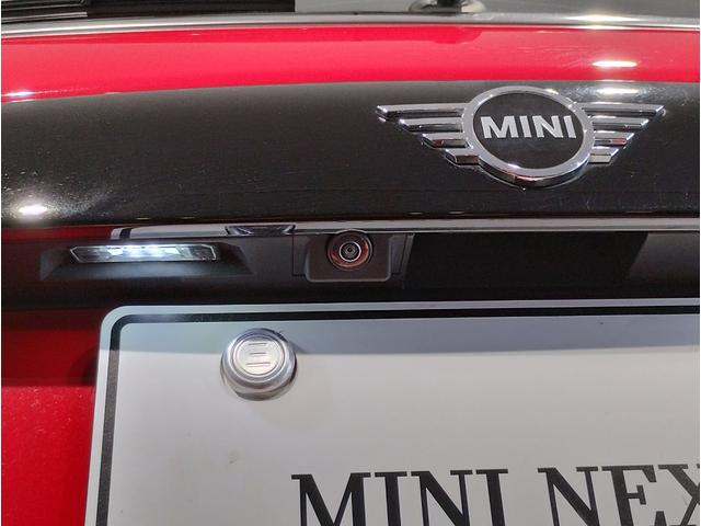 ＭＩＮＩ クーパーＤ　チリレッド　ホワイトルーフ　ペッパーＰＫＧ　デジタルメーター　ヘッドアップディスプレイ　アンビエントライト　ドライビングアシスト　ＨＤＤナビ　リヤビューカメラ　コンフォートアクセス　前後障害物センサー（43枚目）