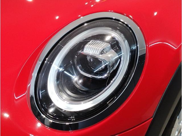 ＭＩＮＩ クーパーＤ　チリレッド　ホワイトルーフ　ペッパーＰＫＧ　デジタルメーター　ヘッドアップディスプレイ　アンビエントライト　ドライビングアシスト　ＨＤＤナビ　リヤビューカメラ　コンフォートアクセス　前後障害物センサー（62枚目）