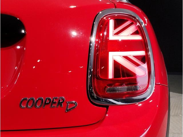 ＭＩＮＩ クーパーＤ　チリレッド　ホワイトルーフ　ペッパーＰＫＧ　デジタルメーター　ヘッドアップディスプレイ　アンビエントライト　ドライビングアシスト　ＨＤＤナビ　リヤビューカメラ　コンフォートアクセス　前後障害物センサー（63枚目）