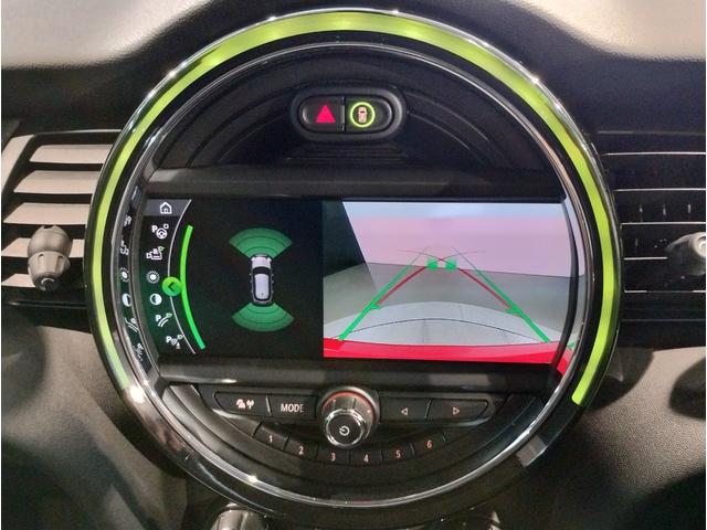 ＭＩＮＩ クーパーＤ　チリレッド　ホワイトルーフ　ペッパーＰＫＧ　デジタルメーター　ヘッドアップディスプレイ　アンビエントライト　ドライビングアシスト　ＨＤＤナビ　リヤビューカメラ　コンフォートアクセス　前後障害物センサー（72枚目）