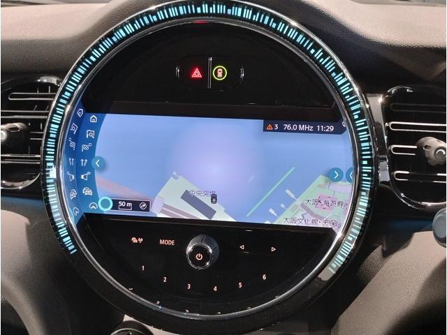 ＭＩＮＩ クーパーＳＤ　クラシック・トリム　ワンオーナー　純正１７インチアルミホイール　デジタルメーター　オートクルーズコントロール　バックカメラ　前後障害物センサー　衝突軽減ブレーキ／車線逸脱防止　オートエアコン　アンビエントライト（10枚目）