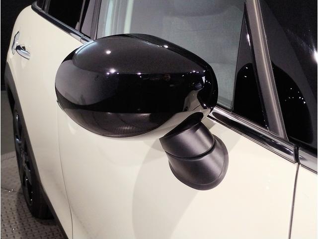 ＭＩＮＩ クーパーＳＤ　クラシック・トリム　ワンオーナー　純正１７インチアルミホイール　デジタルメーター　オートクルーズコントロール　バックカメラ　前後障害物センサー　衝突軽減ブレーキ／車線逸脱防止　オートエアコン　アンビエントライト（56枚目）