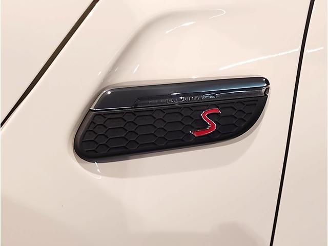 ＭＩＮＩ クーパーＳＤ　クラシック・トリム　ワンオーナー　純正１７インチアルミホイール　デジタルメーター　オートクルーズコントロール　バックカメラ　前後障害物センサー　衝突軽減ブレーキ／車線逸脱防止　オートエアコン　アンビエントライト（68枚目）