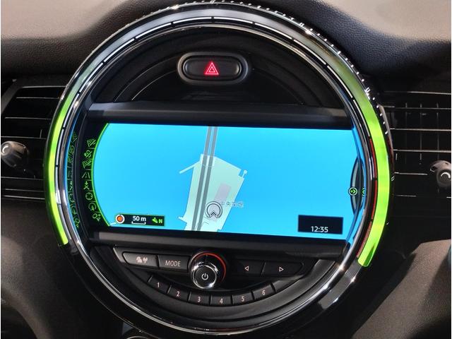 MINI ジョンクーパーワークス トラックスタイル HDDナビゲーション シートヒーター 6速ミッション レザーシート クルーズコントロール LEDヘッドライト サテライトグレーレザーシート ミラー型ETC プッシュスタート(10枚目)