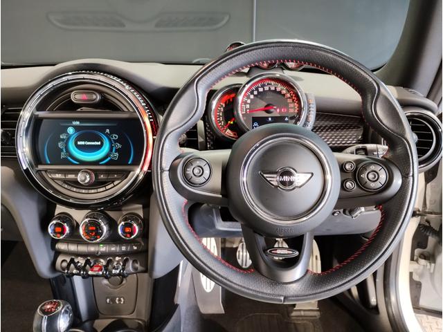 MINI ジョンクーパーワークス トラックスタイル HDDナビゲーション シートヒーター 6速ミッション レザーシート クルーズコントロール LEDヘッドライト サテライトグレーレザーシート ミラー型ETC プッシュスタート(14枚目)