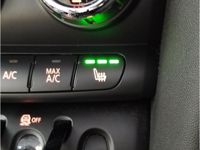 MINI ジョンクーパーワークス トラックスタイル HDDナビゲーション シートヒーター 6速ミッション レザーシート クルーズコントロール LEDヘッドライト サテライトグレーレザーシート ミラー型ETC プッシュスタート(21枚目)