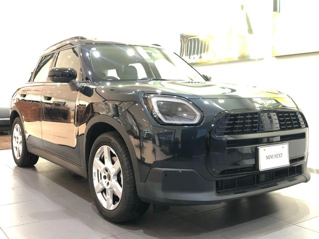 ＭＩＮＩ カントリーマンＣ　クラシック・トリム　弊社デモカー　ＡＣＣ　アップルカープレイ　アンドロイドオート　ヘッドアップディスプレイ　純正１８ＡＷ　シートヒーター　ステアリングヒーター　アンビエントライト　全周囲カメラ　ワイヤレス充電（6枚目）