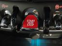 【プッシュスタート】プッシュスタートの最大のメリットは「防犯対策」です。スマートキーと車のIDが合致しないとエンジンは始動させることができません。
