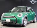 モデルが変わっても一目でMINIと分かるアイコンはそのままに、その時代に合わせた最新の技術、安全装備を搭載させております。