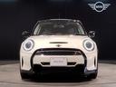 ＭＩＮＩ クーパーＳＤ　クラシック・トリム　ワンオーナー　純正１７インチアルミホイール　デジタルメーター　オートクルーズコントロール　バックカメラ　前後障害物センサー　衝突軽減ブレーキ／車線逸脱防止　オートエアコン　アンビエントライト（5枚目）