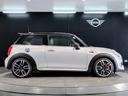 MINI ジョンクーパーワークス トラックスタイル HDDナビゲーション シートヒーター 6速ミッション レザーシート クルーズコントロール LEDヘッドライト サテライトグレーレザーシート ミラー型ETC プッシュスタート(7枚目)