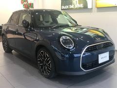 �ͣɣΣɤΥե���ȥ����Υǥ�����ϥ����ꥹ�����ޤ줿���餫�顢����С��Υ����ɥС����ޤ�Ťʤä�����Ū�ʥǥ�����Ǹ�¤��ޤ������������ϣ£ͣפΤ��֤ˤʤäƤ���Ǥ⾯�����ķ����Ѥ��Ƽ���Ƥ���ޤ� 6