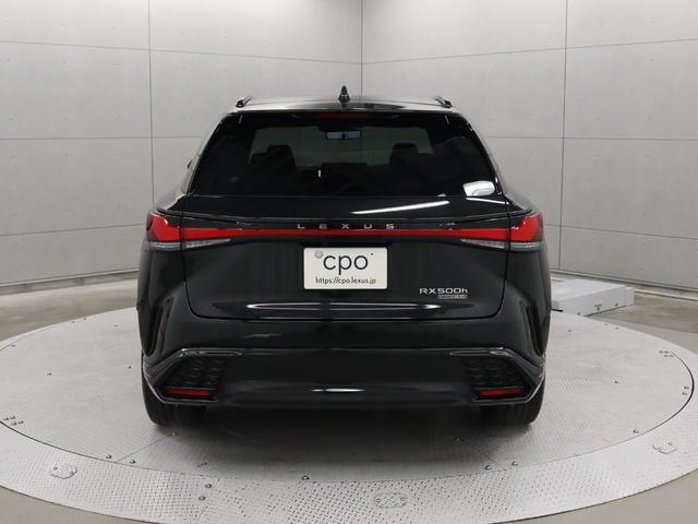 ＲＸ ＲＸ５００ｈ　Ｆスポーツパフォーマンス　パノラマルーフ　マークレビンソンプレミアムサウンドシステム　寒冷地仕様　ルーフレール　社外フロアマット　Ｆスポーツ専用マットブラックアルミホイール（3枚目）