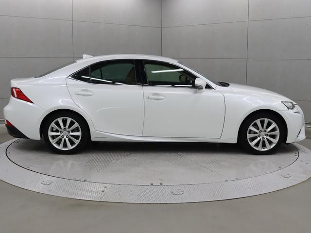 サスペンションのチューニングやインテリアの機能性向上など、細部までこだわって「運転の愉しさ」を熟成しています。