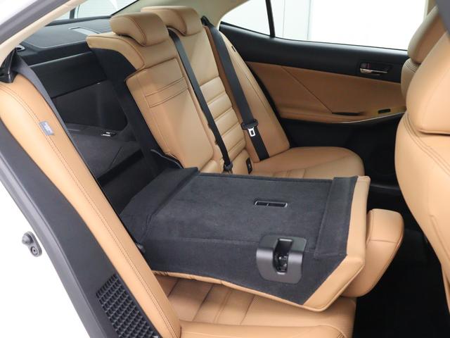 トランクスルーにした状態です。