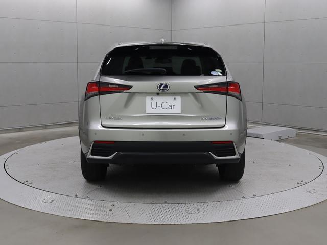 ＮＸ ＮＸ３００ｈ　バージョンＬ　パノラマルーフ　セミアリニン本革シート　前後シートヒーター　１０．３型ワイドナビ　パノラミックビューモニター　リア電動シート（3枚目）