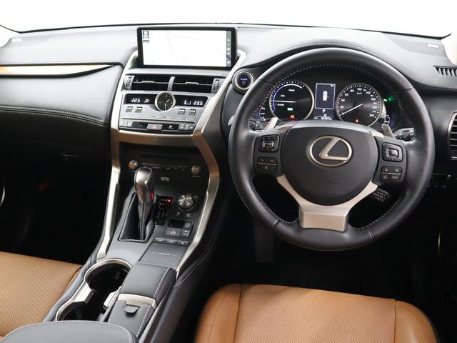 ＮＸ ＮＸ３００ｈ　バージョンＬ　パノラマルーフ　セミアリニン本革シート　前後シートヒーター　１０．３型ワイドナビ　パノラミックビューモニター　リア電動シート（12枚目）