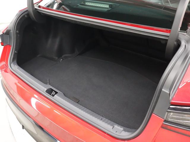 ＩＳ ＩＳ３００　ＦスポーツモードブラックＳ　ムーンルーフ　パノラミックビューモニター　モードブラック専用内装　マットブラックアルミホイール　オプションカラーラディアントレッド（6枚目）