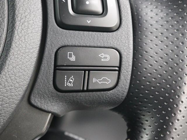 ＩＳ ＩＳ３００　ＦスポーツモードブラックＳ　ムーンルーフ　パノラミックビューモニター　モードブラック専用内装　マットブラックアルミホイール　オプションカラーラディアントレッド（13枚目）