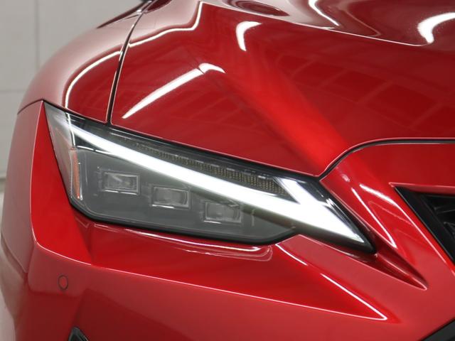 ＩＳ ＩＳ３００　ＦスポーツモードブラックＳ　ムーンルーフ　パノラミックビューモニター　モードブラック専用内装　マットブラックアルミホイール　オプションカラーラディアントレッド（17枚目）