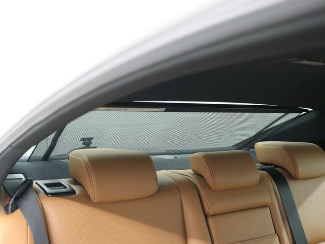 ＩＳ ＩＳ３００ｈ　バージョンＬ　パノラミックビューモニター　セニアリニン本革シート　リアサンシェード　シートヒーター　シートベンチレーション　ブラインドスポットモニター（8枚目）