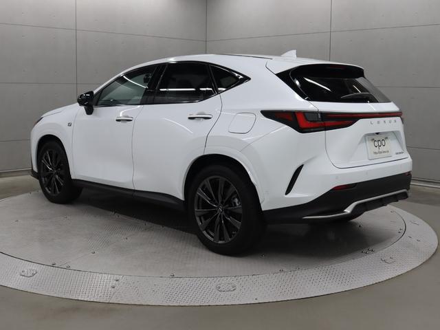 ＮＸ ＮＸ３５０ｈ　Ｆスポーツ　アドバンスドパーク　３眼フルＬＥＤヘッドライト　パノラミックビューモニター　ムーンルーフ　別体型ディスクプレイヤー　ＡＨＳ（2枚目）