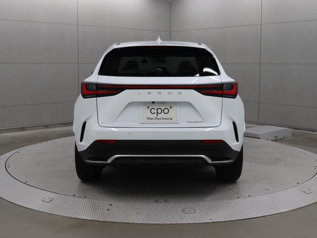ＮＸ ＮＸ３５０ｈ　Ｆスポーツ　アドバンスドパーク　３眼フルＬＥＤヘッドライト　パノラミックビューモニター　ムーンルーフ　別体型ディスクプレイヤー　ＡＨＳ（3枚目）