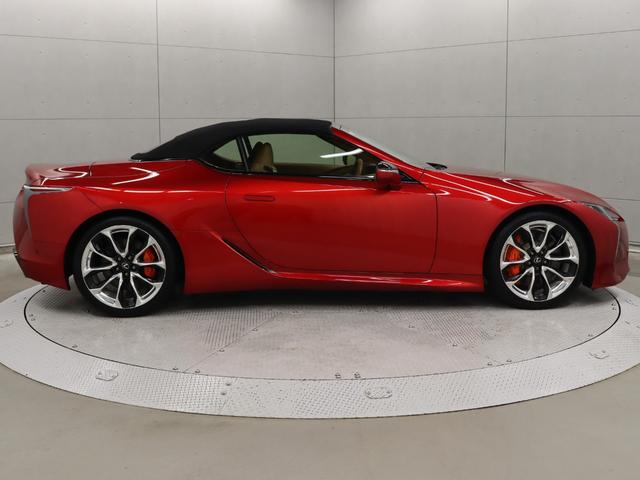 ＬＣ ＬＣ５００　コンバーチブル　トルセンＬＳＤ　２１インチアルミホイール　ヘッドアップディスプレイ　マークレビンソンプレミアムサウンドシステム　オレンジブレーキキャリパー（5枚目）