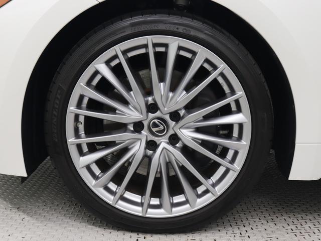 ＩＳ ＩＳ３００ｈ　バージョンＬ　セミアニリン本革　リアスモークフィルム　パノラミックビューモニター　シートヒーター　ステアリングヒーター　ブラインドスポットモニター（19枚目）