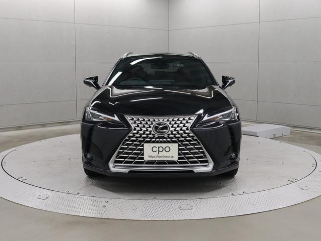 ＵＸ ＵＸ２５０ｈ　グレイスフル　エクスプローラー　１０．３型タッチパネル式ワイドナビ　全方位カメラ　特別仕様車専用スピンドルグリル　ルーフレール　パワーバックドア　パーキングサポートブレーキ（5枚目）