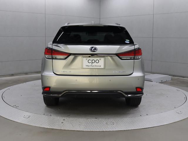 ＲＸ ＲＸ４５０ｈ　Ｆスポーツ　パノラミックビューモニター　セカンドパワーシート　パノラマルーフ　ルーフレール　３眼フルＬＥＤヘッドライト　ＩＴＳコネクト（3枚目）