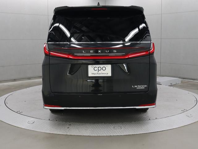 新設計の「ＧＡ－Ｋ」プラットフォームを採用し、従来型比で約１．５倍となるねじり剛性の強化や、外板を含め全体で約３０ｋｇの軽量化を実現しています