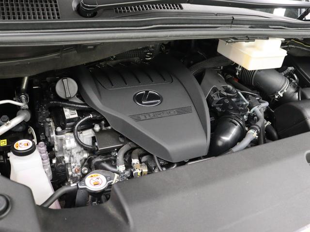 Ｔ２４Ａ－ＦＴＳ型　直列４気筒ＤＯＨＣターボ＋デュアルブーストハイブリッド　駆動形式はＡＷＤです