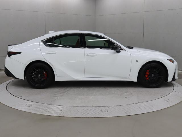 ＩＳ ＩＳ３００　Ｆスポーツモードブラック　マークレビンソン”プレミアムサラウンドシステム”　ムーンルーフ　Ｆスポーツ専用オレンジブレーキキャリパー　ドライブレコーダー　アルミホイールロックナット（4枚目）