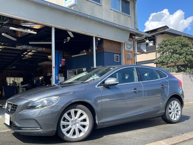V40 T4 SE ナビ TV バックカメラ ETC センターコートアルミニウムパネル シートヒーター 衝突軽減ブレーキ レーンキープアシスト アダプティブクルーズコントロール ドライバーアラート ブラインドスポット(2枚目)