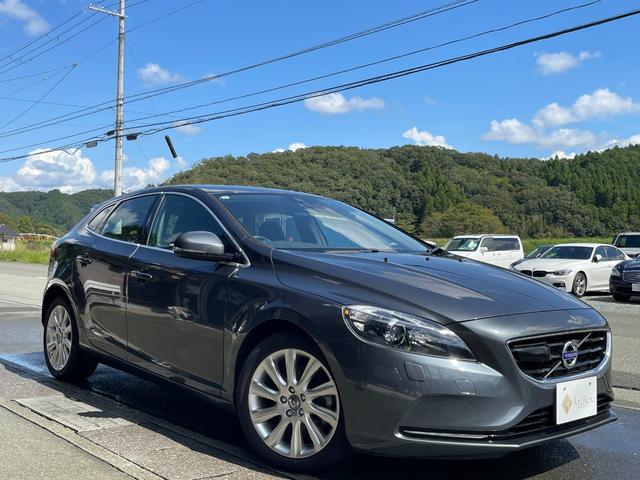 V40 T4 SE ナビ TV バックカメラ ETC センターコートアルミニウムパネル シートヒーター 衝突軽減ブレーキ レーンキープアシスト アダプティブクルーズコントロール ドライバーアラート ブラインドスポット(11枚目)