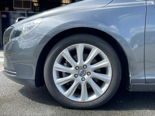 V40 T4 SE ナビ TV バックカメラ ETC センターコートアルミニウムパネル シートヒーター 衝突軽減ブレーキ レーンキープアシスト アダプティブクルーズコントロール ドライバーアラート ブラインドスポット(14枚目)