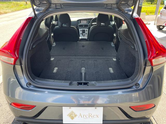 V40 T4 SE ナビ TV バックカメラ ETC センターコートアルミニウムパネル シートヒーター 衝突軽減ブレーキ レーンキープアシスト アダプティブクルーズコントロール ドライバーアラート ブラインドスポット(28枚目)