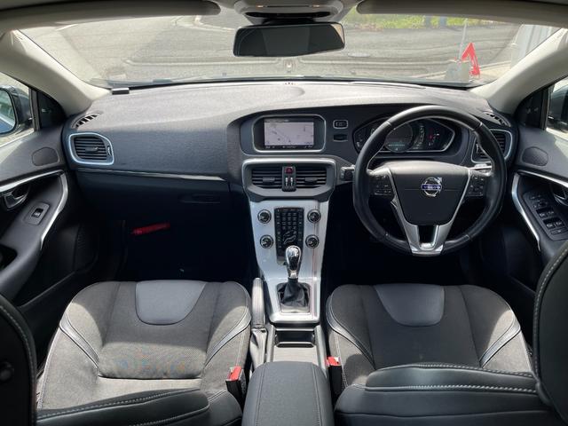 V40 T4 SE ナビ TV バックカメラ ETC センターコートアルミニウムパネル シートヒーター 衝突軽減ブレーキ レーンキープアシスト アダプティブクルーズコントロール ドライバーアラート ブラインドスポット(33枚目)