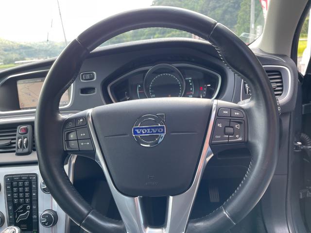 V40 T4 SE ナビ TV バックカメラ ETC センターコートアルミニウムパネル シートヒーター 衝突軽減ブレーキ レーンキープアシスト アダプティブクルーズコントロール ドライバーアラート ブラインドスポット(42枚目)