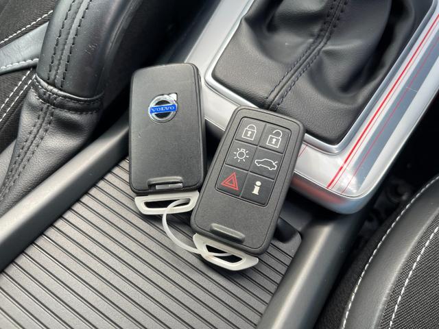 V40 T4 SE ナビ TV バックカメラ ETC センターコートアルミニウムパネル シートヒーター 衝突軽減ブレーキ レーンキープアシスト アダプティブクルーズコントロール ドライバーアラート ブラインドスポット(54枚目)