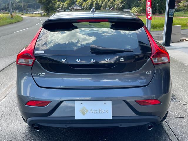 V40 T4 SE ナビ TV バックカメラ ETC センターコートアルミニウムパネル シートヒーター 衝突軽減ブレーキ レーンキープアシスト アダプティブクルーズコントロール ドライバーアラート ブラインドスポット(60枚目)
