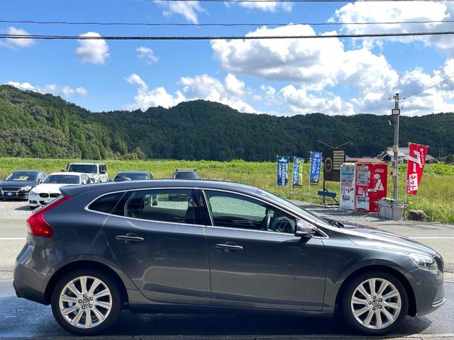 V40 T4 SE ナビ TV バックカメラ ETC センターコートアルミニウムパネル シートヒーター 衝突軽減ブレーキ レーンキープアシスト アダプティブクルーズコントロール ドライバーアラート ブラインドスポット(63枚目)